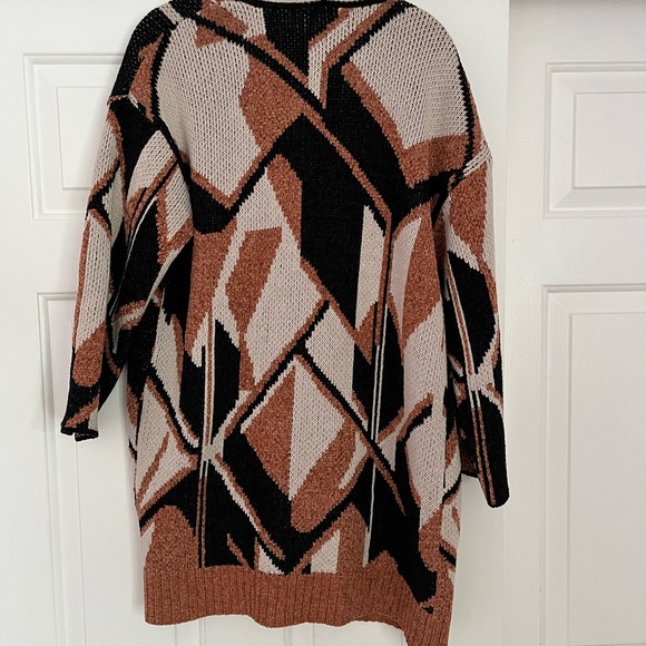 Marled Chevron Cardigan - Black, White, Tan - Picture 6 of 6